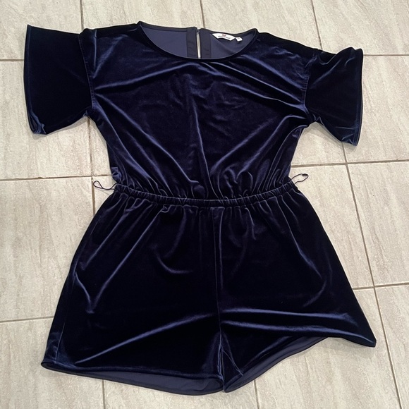 VINEYARD VINES Navy blue Velvet belted Romper/size XL - Picture 8 of 14